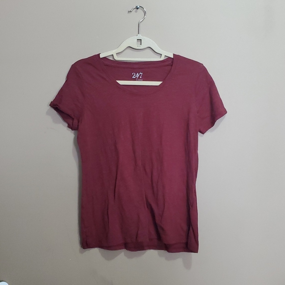 Maurices 24/7 Burgandy Short Sleeve Round Neck Tshirt Size Medium